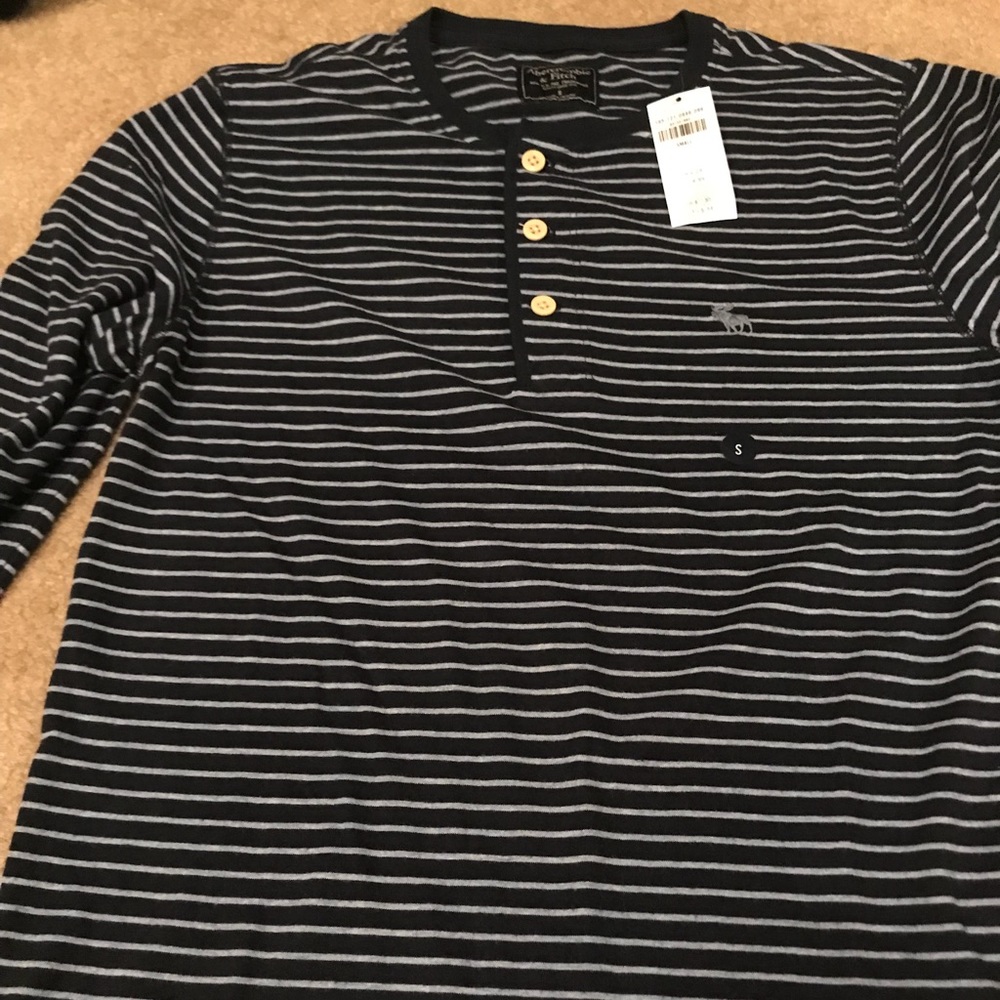 Abercrombie long sleeve tee